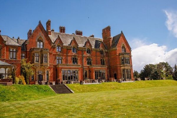 Photo of front of Wroxall Abbey Hotel