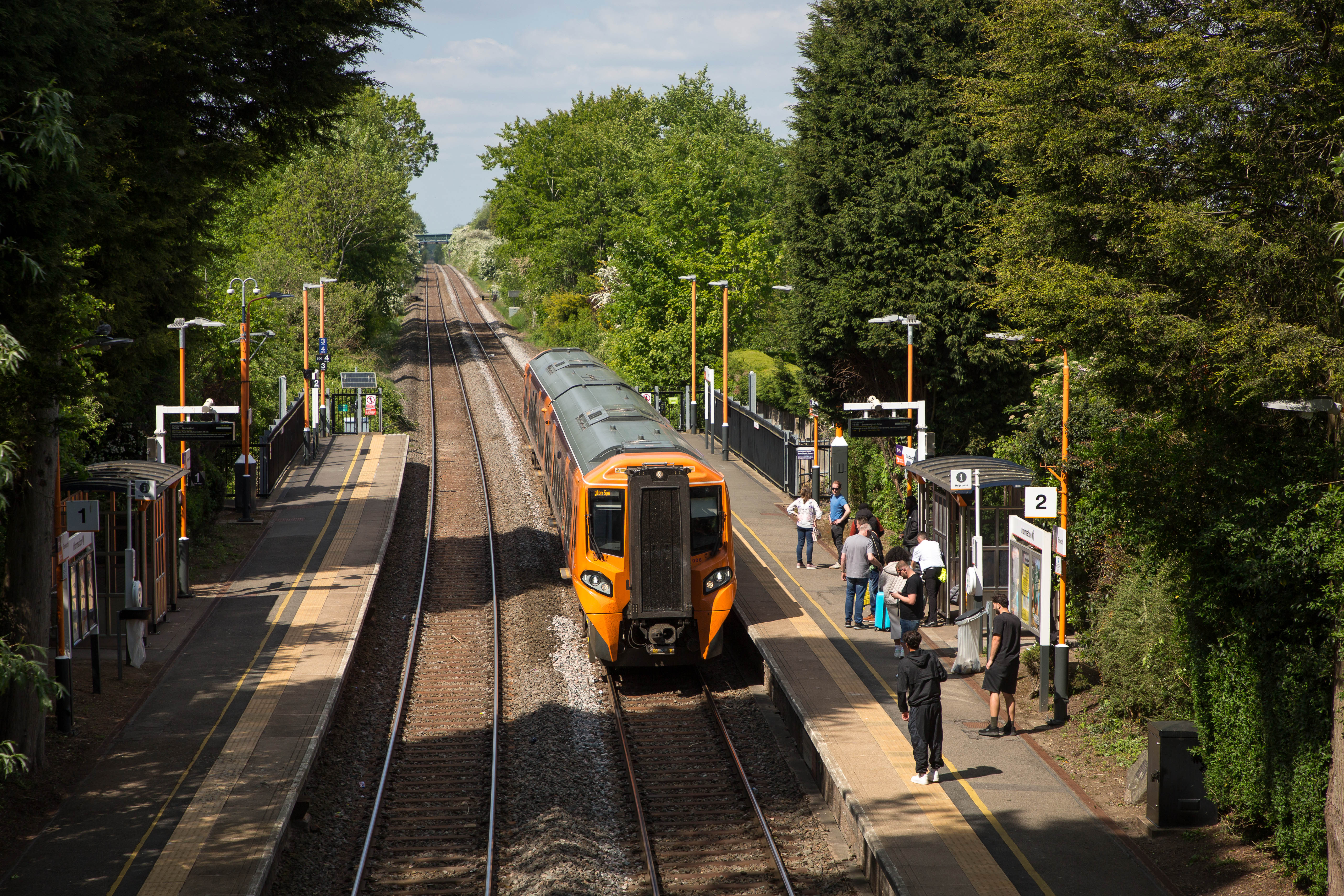 A train sitting at Bedworth train station