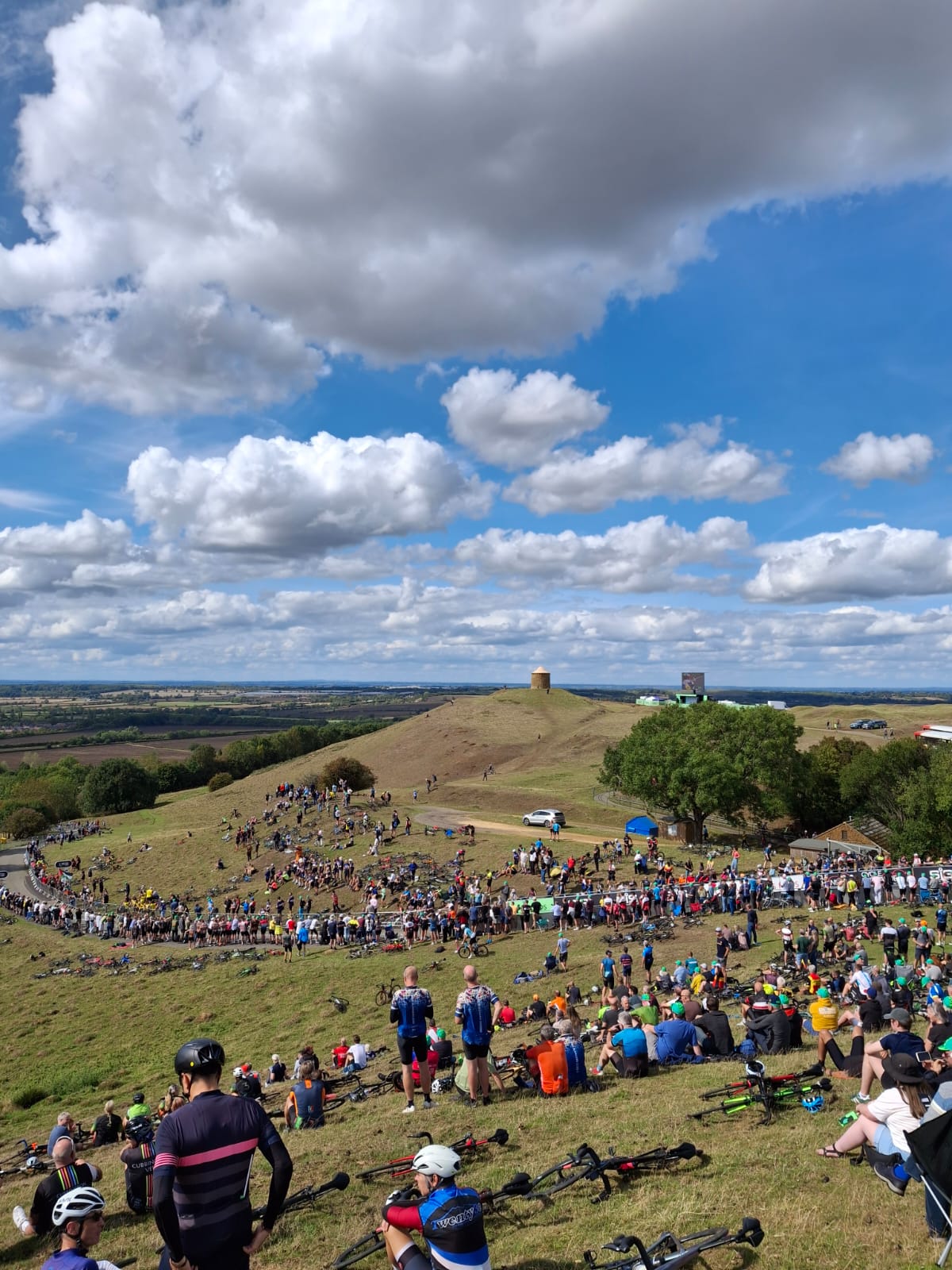 Crowds on BDH