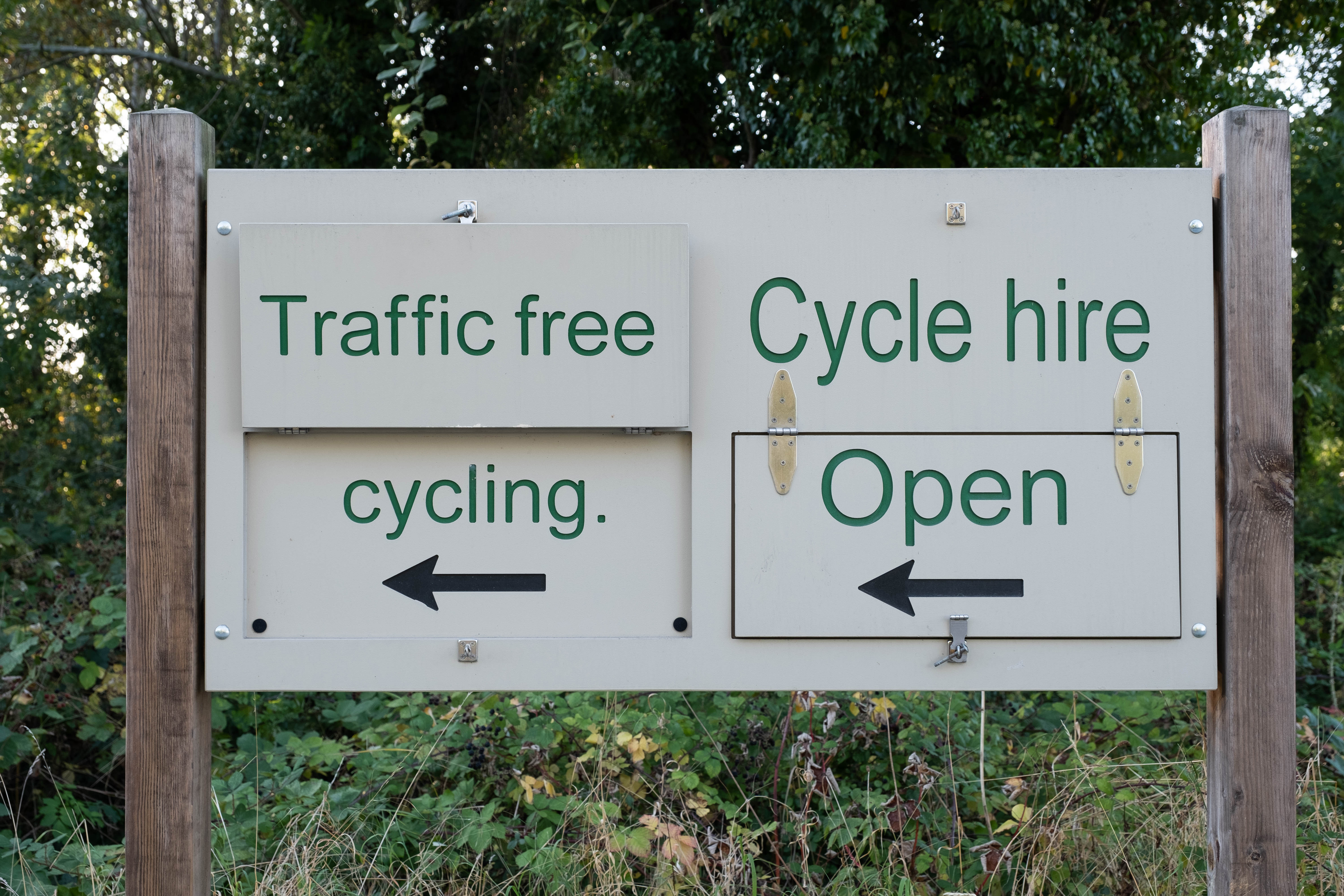 A sign at Stratford Green way shows that traffic free cycling is available and that cycle hire is open