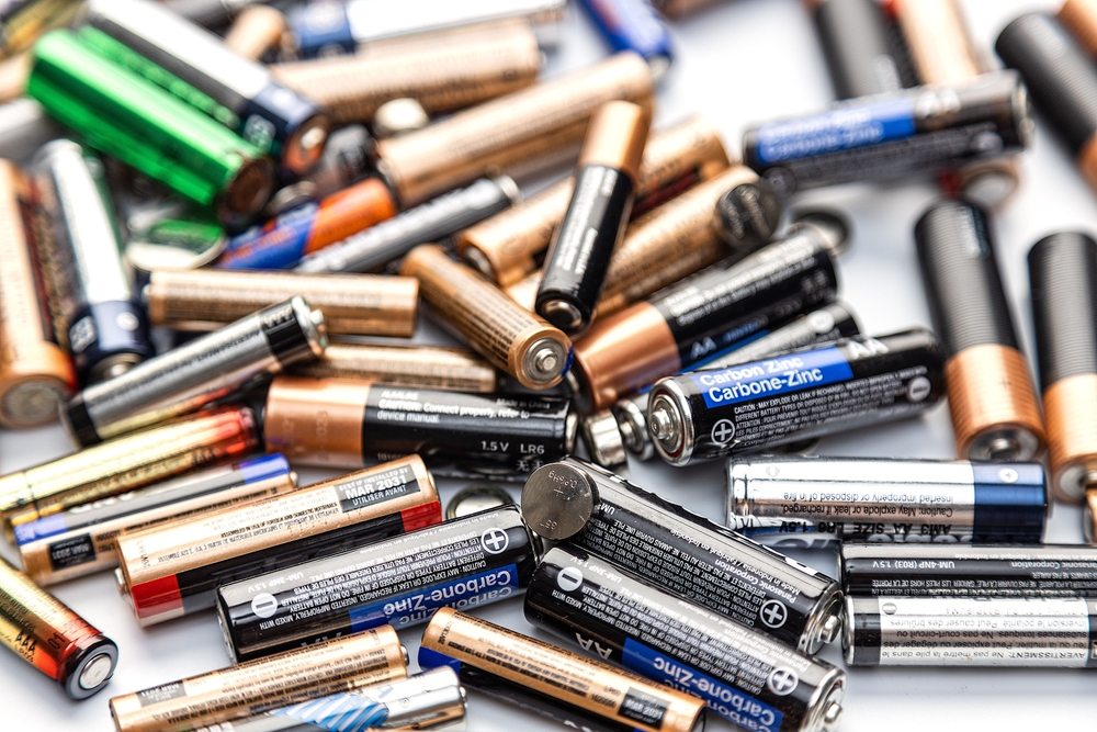 DisposeBatteriesSafely2023