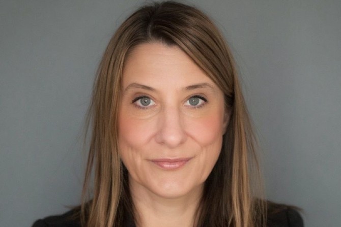 Helen rennocks headshot