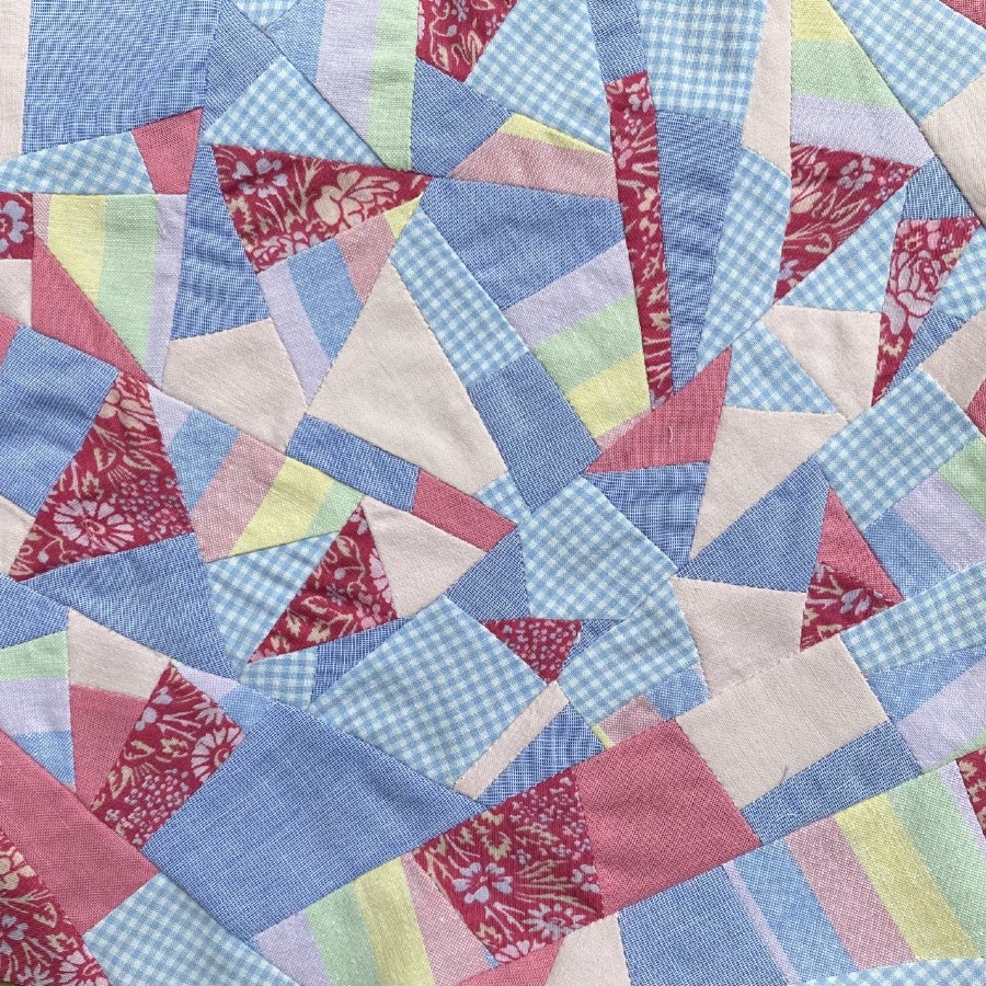 Crumb patchwork: a great eco-friendly way of using all your left over pieces of material to create a quilt
