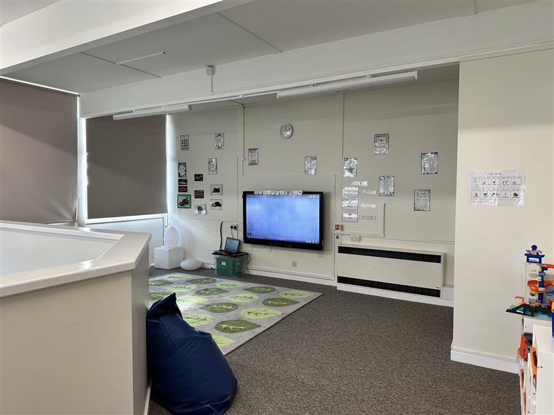 TheDen Goodyers End room