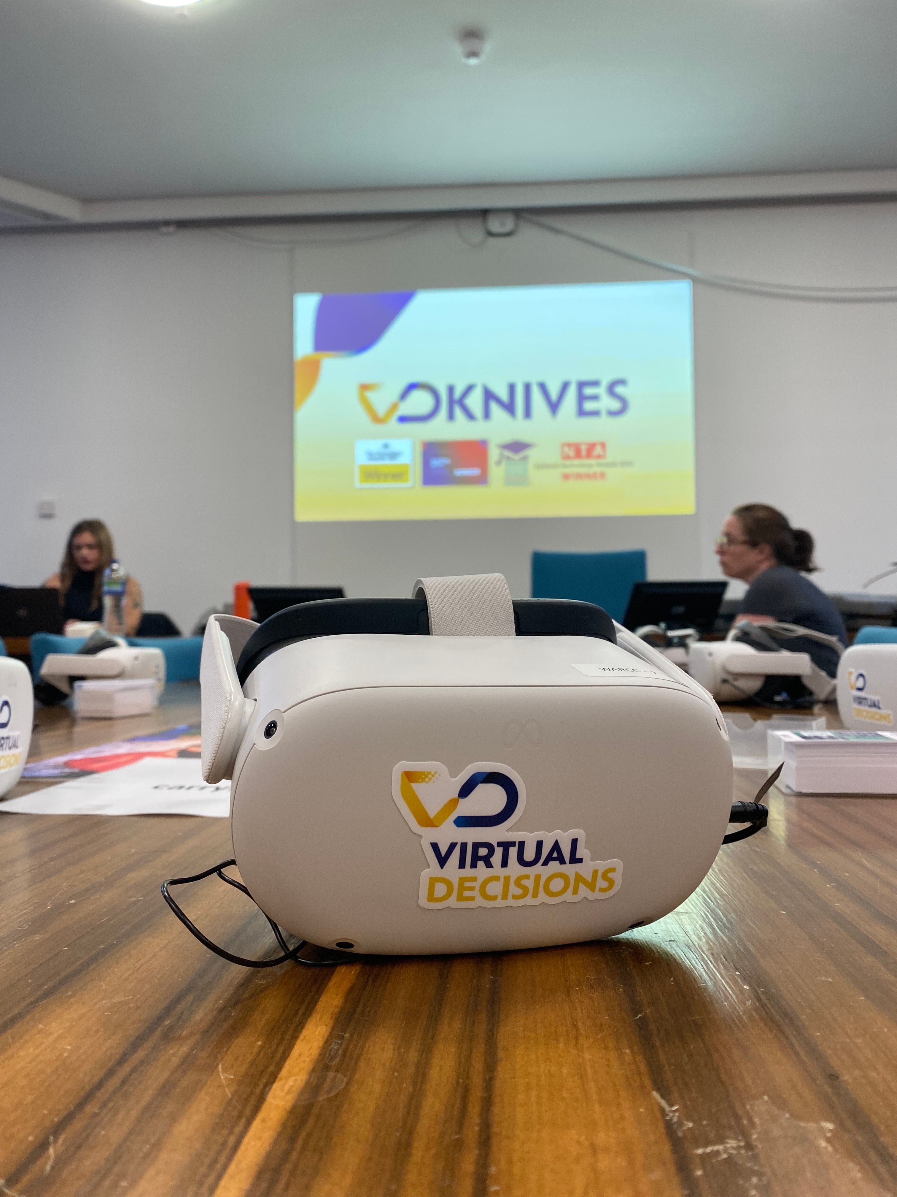 VR KNIVES headset