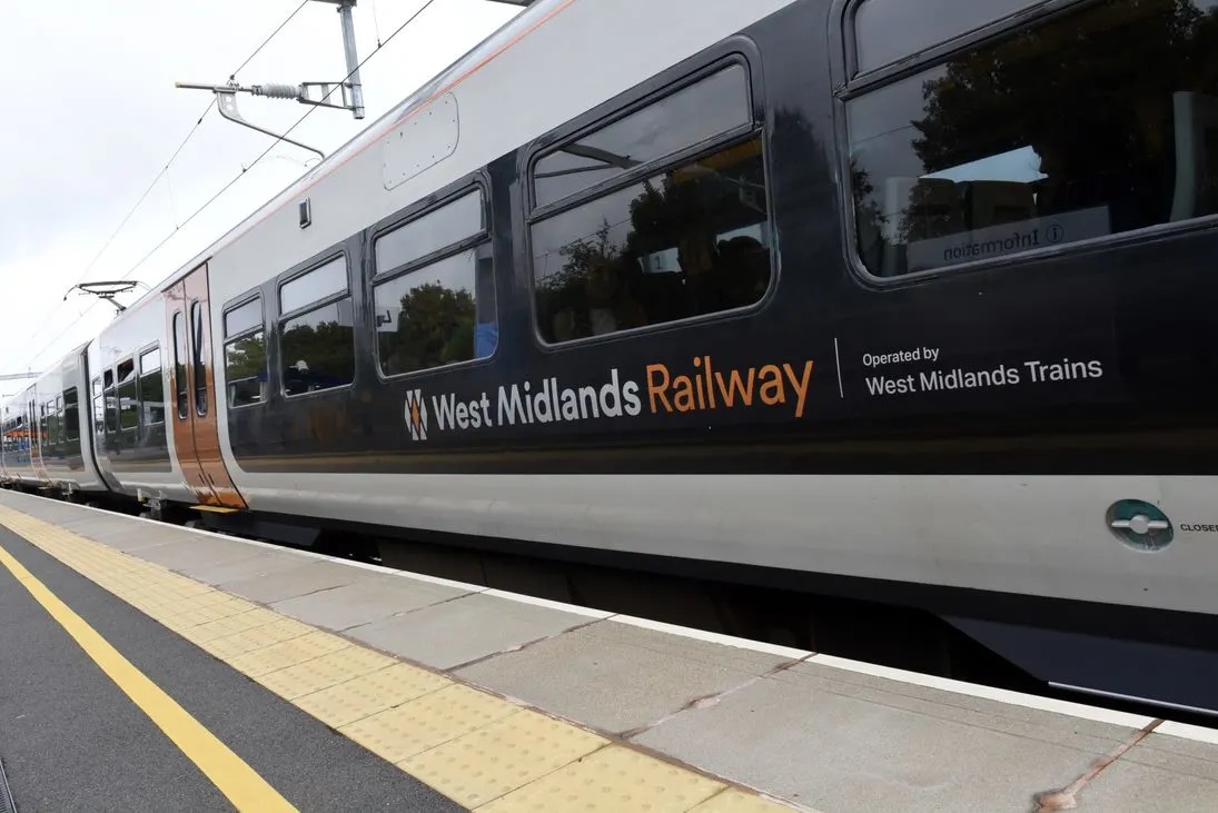 A train at Kenilworth Train Station